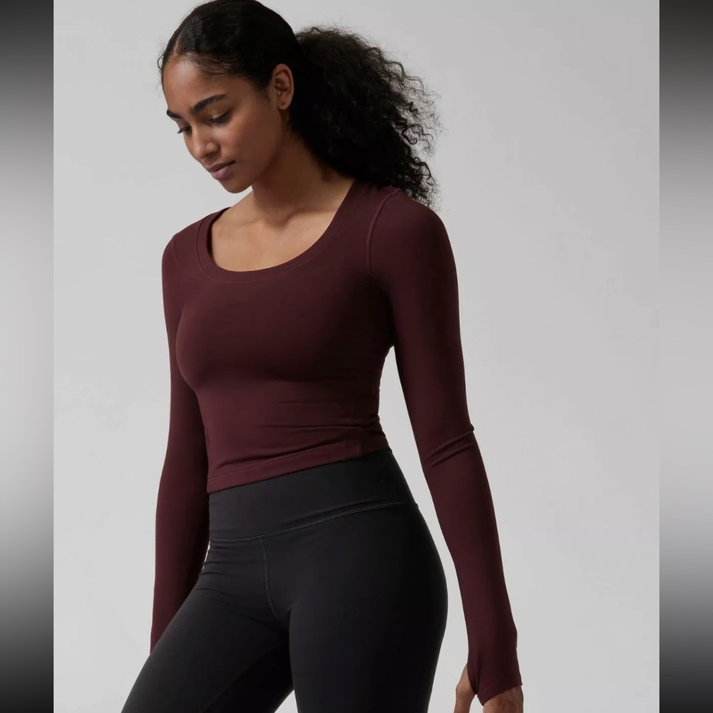 Athleta Long Sleeve Scoop-Neck Crop Top in Burgundy